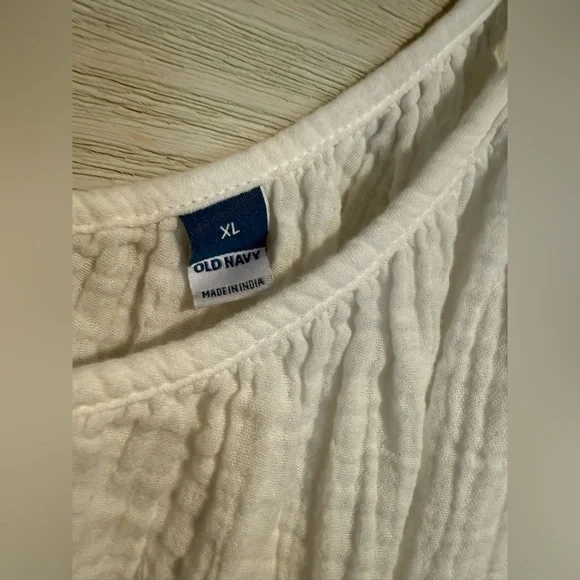 Old Navy White Textured Camisole Top~XL - Picture 2 of 6